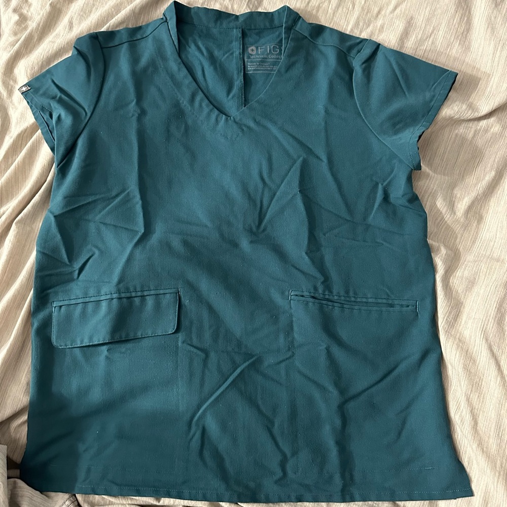 FIGS scrub top